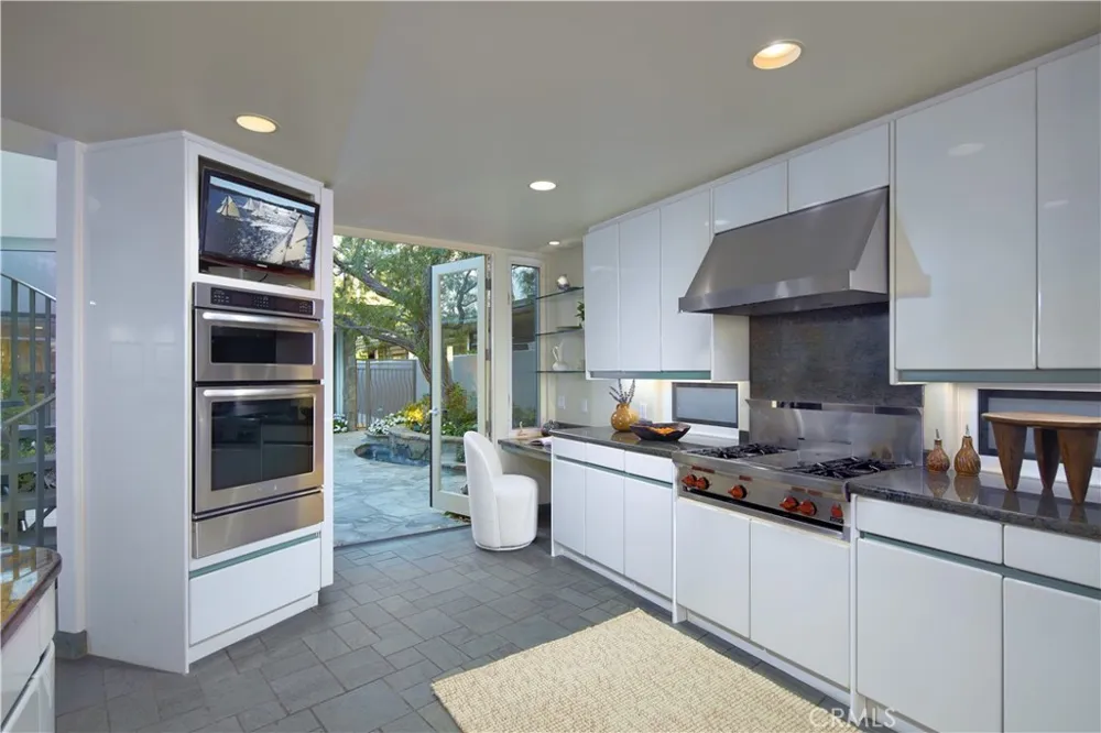 2027 Bayside Drive Corona del Mar, CA 92625