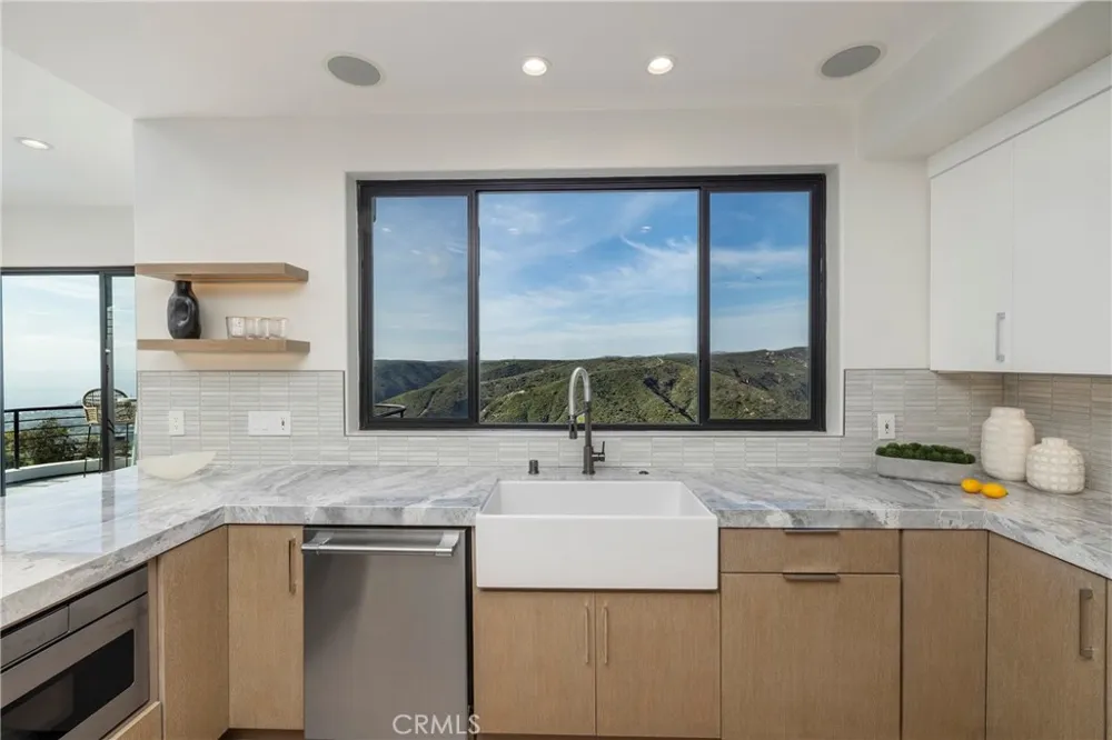 1425 Skyline Drive Laguna Beach, CA 92651
