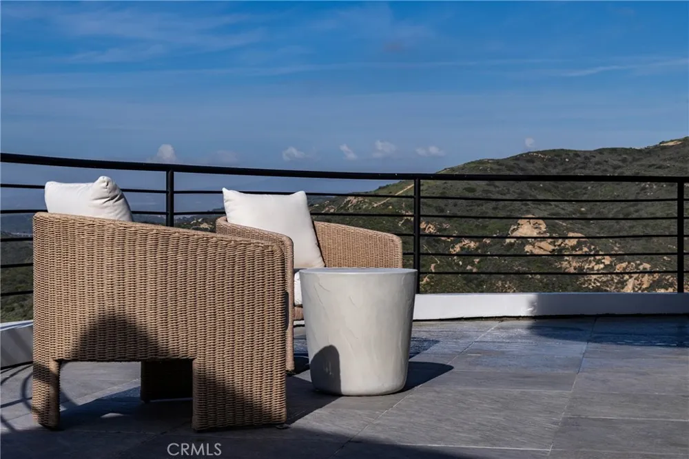 1425 Skyline Drive Laguna Beach, CA 92651