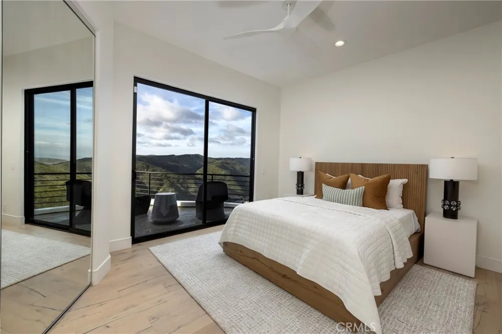 1425 Skyline Drive Laguna Beach, CA 92651