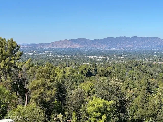 4631 Caritina Tarzana, CA 90356
