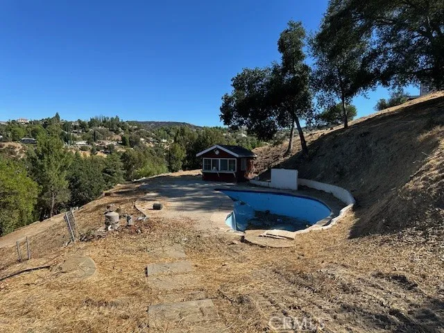 4631 Caritina Tarzana, CA 90356