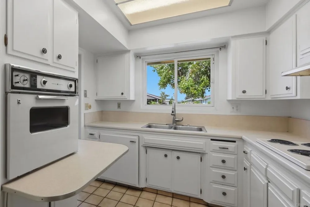 3685 Vista Campana #41 Oceanside, CA 92057