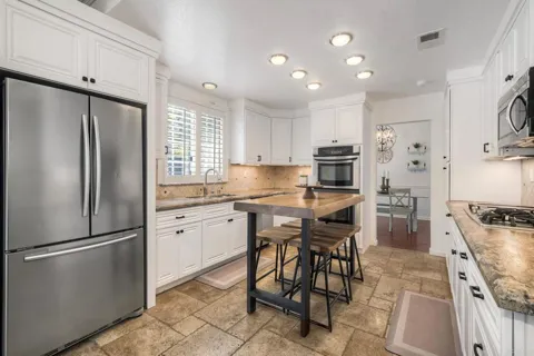 975 Rose Arbor Drive