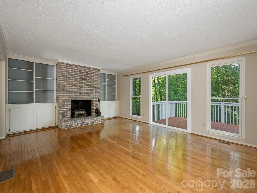 15 Glen Crest Drive Arden, NC 28704