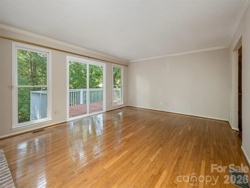15 Glen Crest Drive Arden, NC 28704