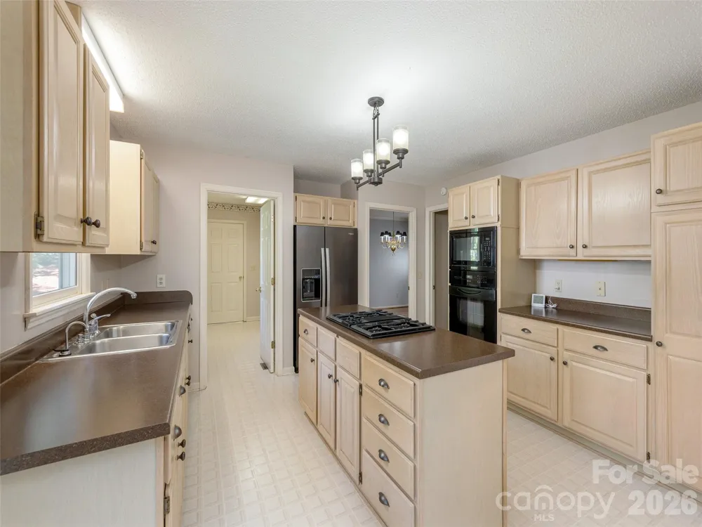 15 Glen Crest Drive Arden, NC 28704