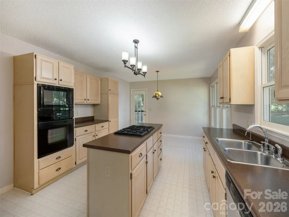 15 Glen Crest Drive Arden, NC 28704