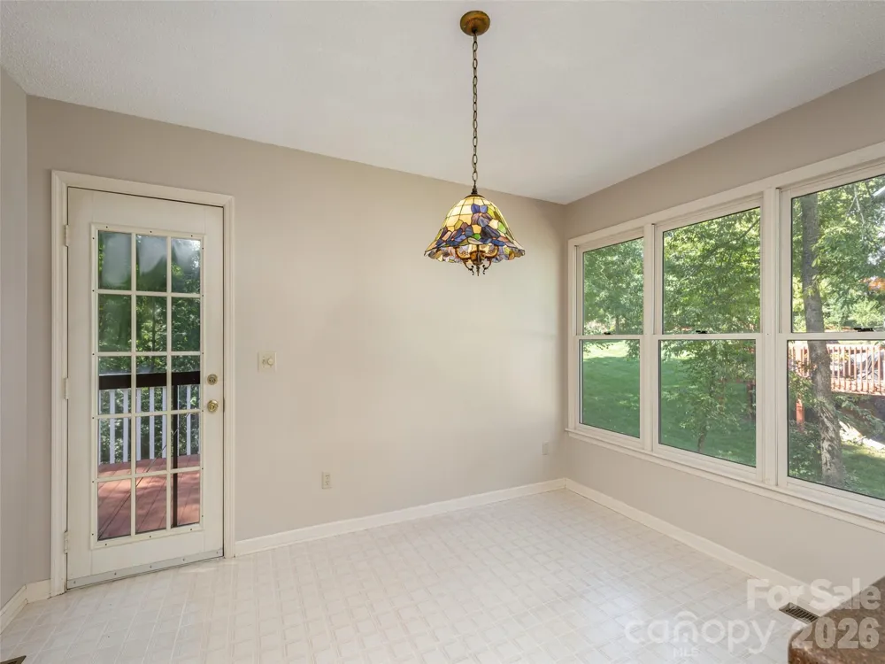 15 Glen Crest Drive Arden, NC 28704