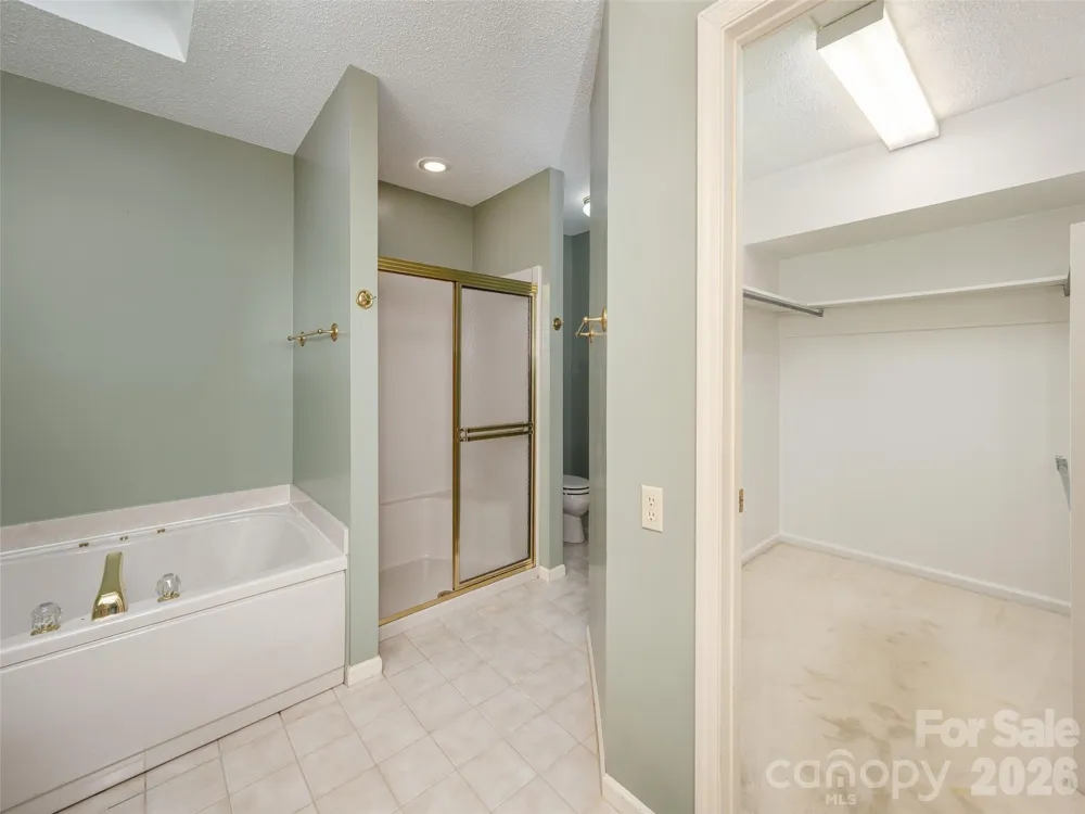 15 Glen Crest Drive Arden, NC 28704