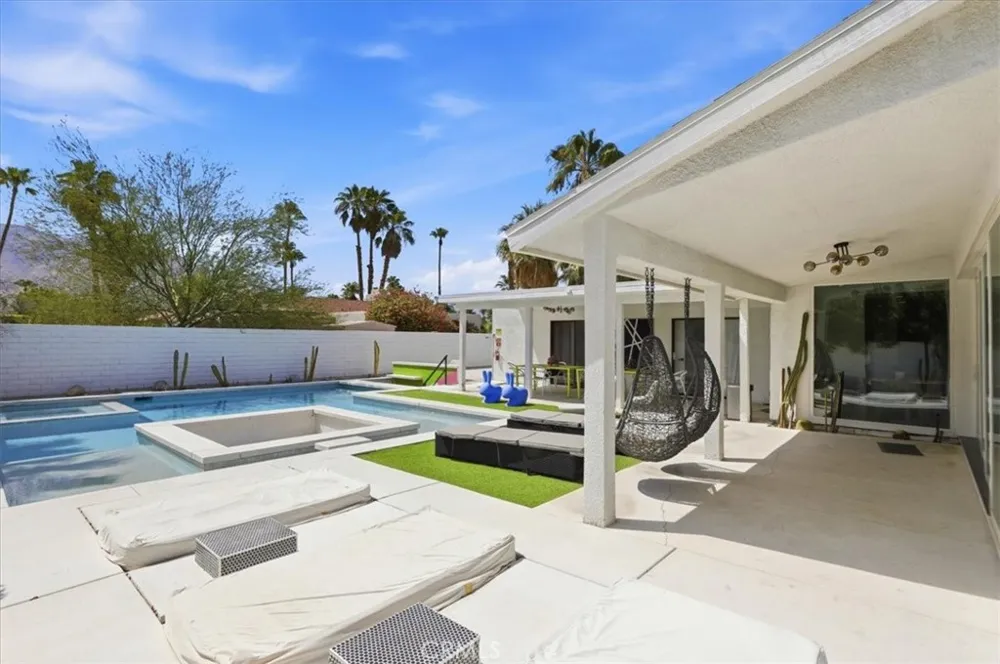 985 E El Cid Palm Springs, CA 92262
