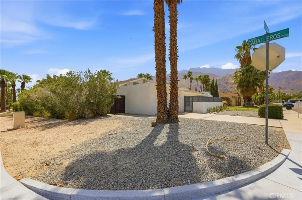 985 E El Cid Palm Springs, CA 92262