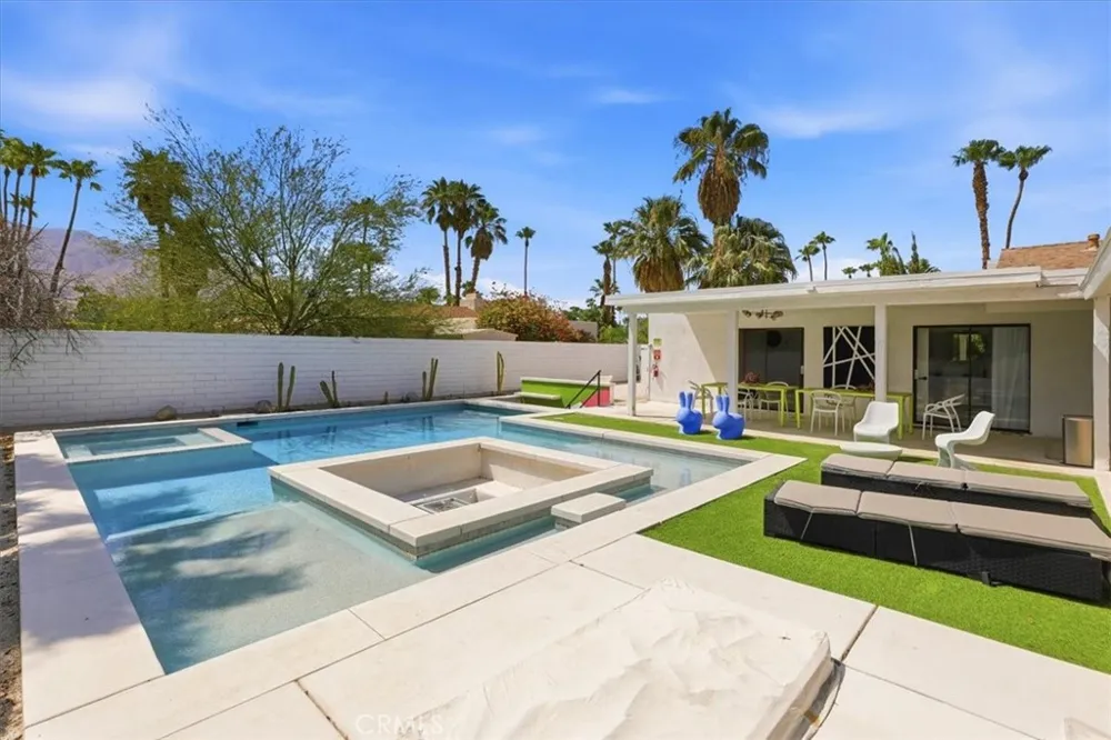 985 E El Cid Palm Springs, CA 92262