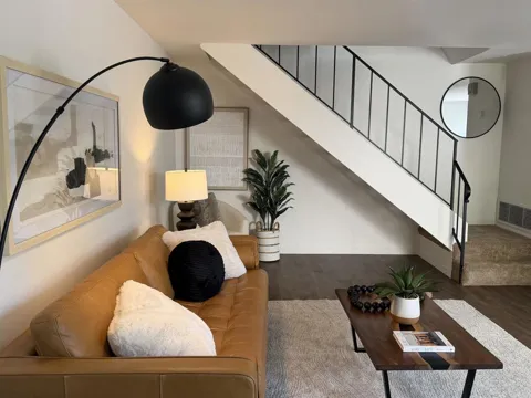 8012 Camino Huerta