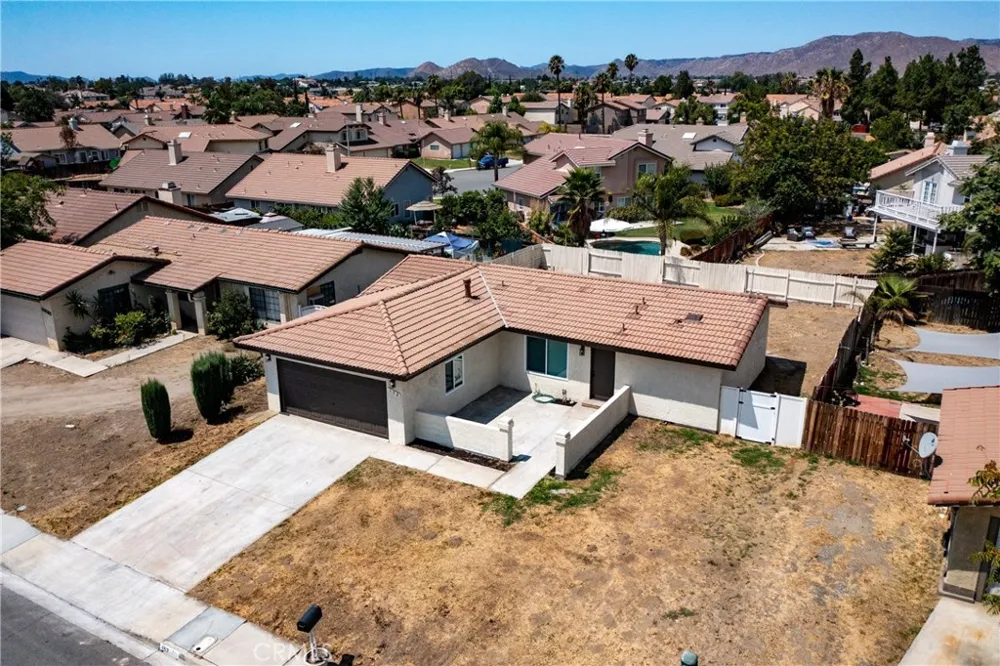 152 E Sage Avenue San Jacinto, CA 92582