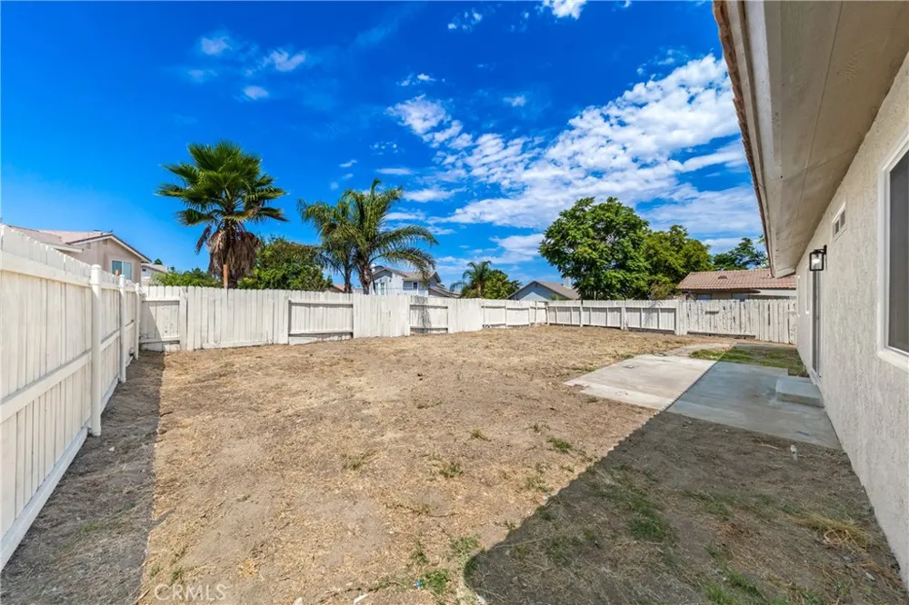 152 E Sage Avenue San Jacinto, CA 92582