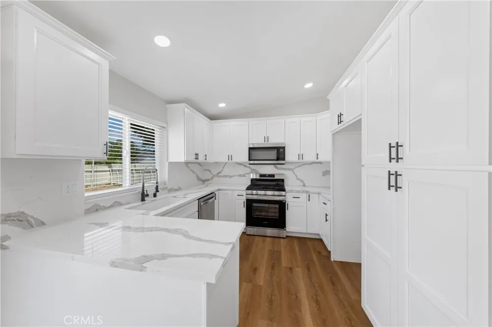 152 E Sage Avenue San Jacinto, CA 92582