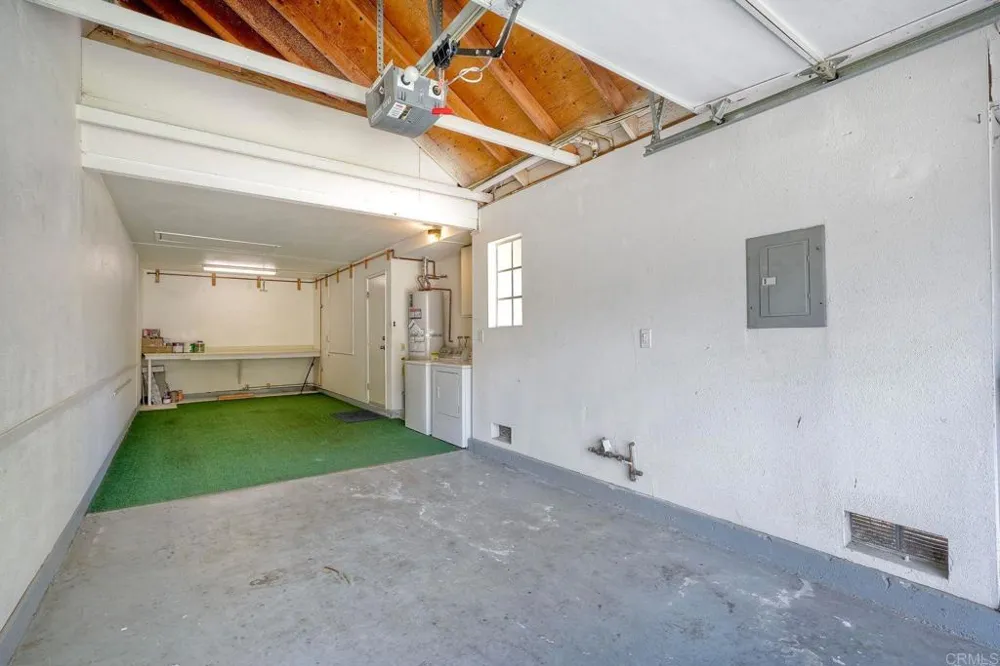 4545 Essex Court Carlsbad, CA 92010