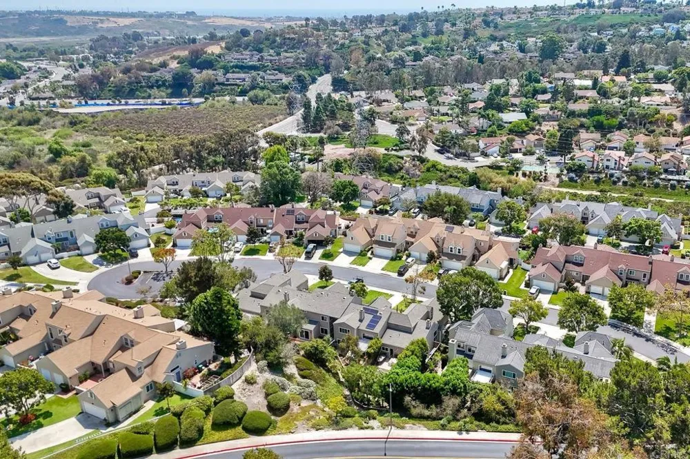 4545 Essex Court Carlsbad, CA 92010