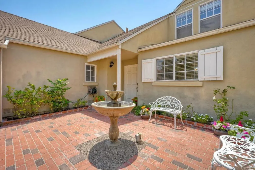 4545 Essex Court Carlsbad, CA 92010