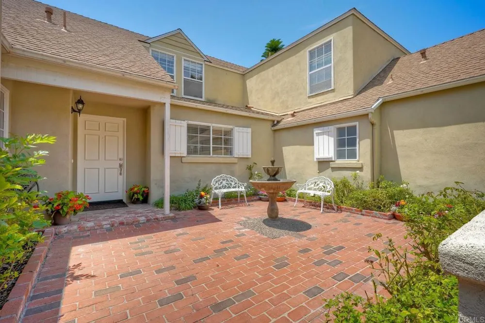 4545 Essex Court Carlsbad, CA 92010