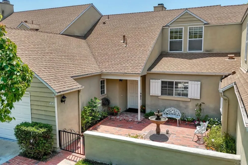 4545 Essex Court Carlsbad, CA 92010