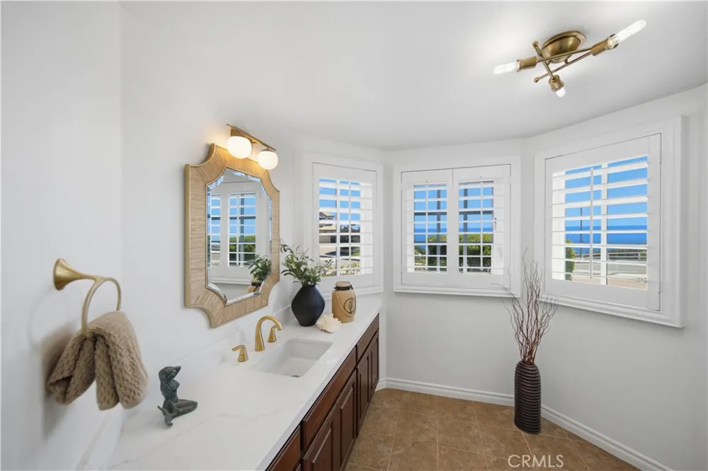 880 Avenida Acapulco San Clemente, CA 92672