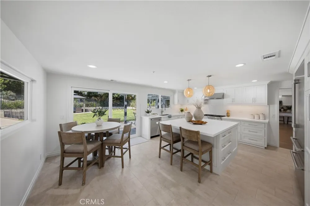 880 Avenida Acapulco San Clemente, CA 92672