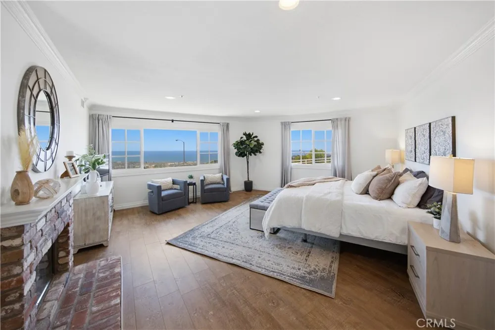 880 Avenida Acapulco San Clemente, CA 92672