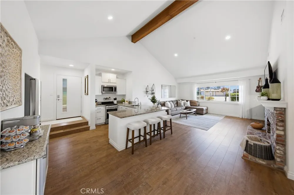 880 Avenida Acapulco San Clemente, CA 92672