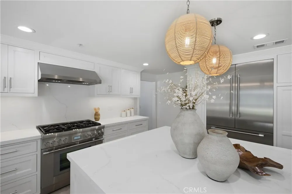 880 Avenida Acapulco San Clemente, CA 92672