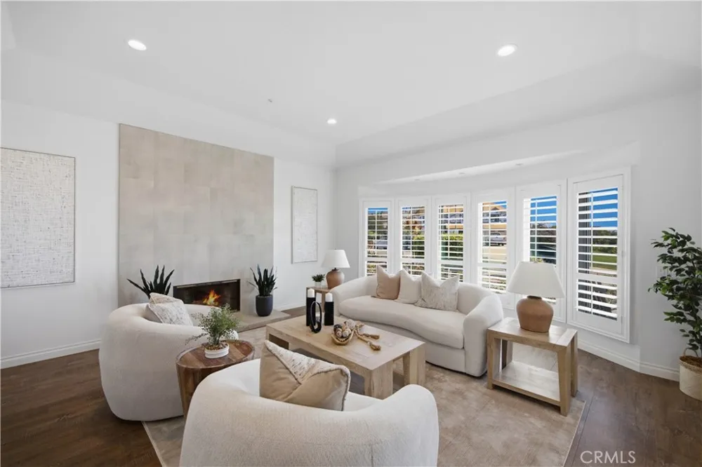 880 Avenida Acapulco San Clemente, CA 92672