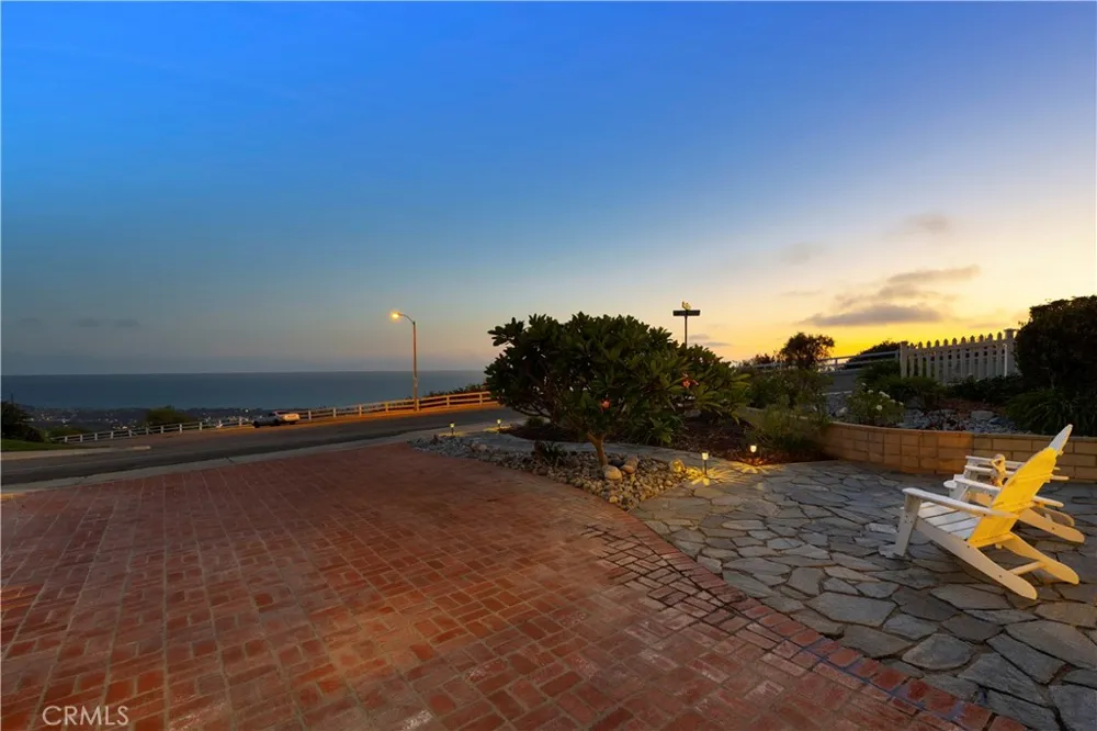 880 Avenida Acapulco San Clemente, CA 92672
