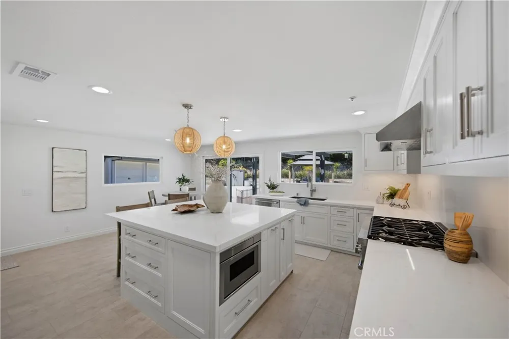 880 Avenida Acapulco San Clemente, CA 92672