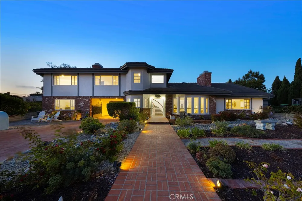 880 Avenida Acapulco San Clemente, CA 92672