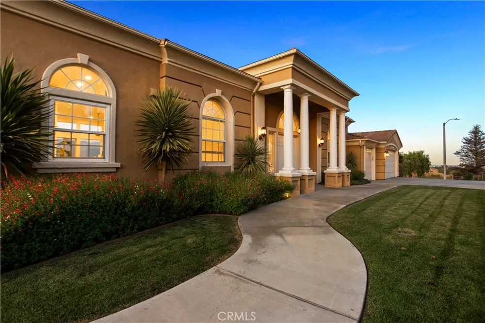 302 Via Blanca San Dimas, CA 91773