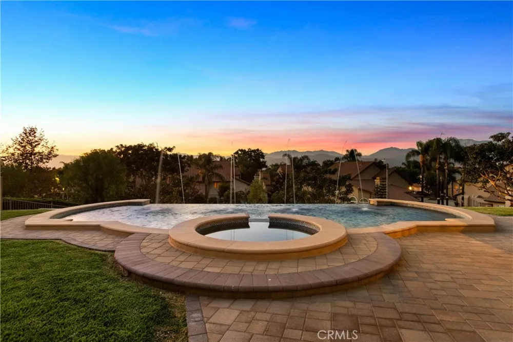302 Via Blanca San Dimas, CA 91773