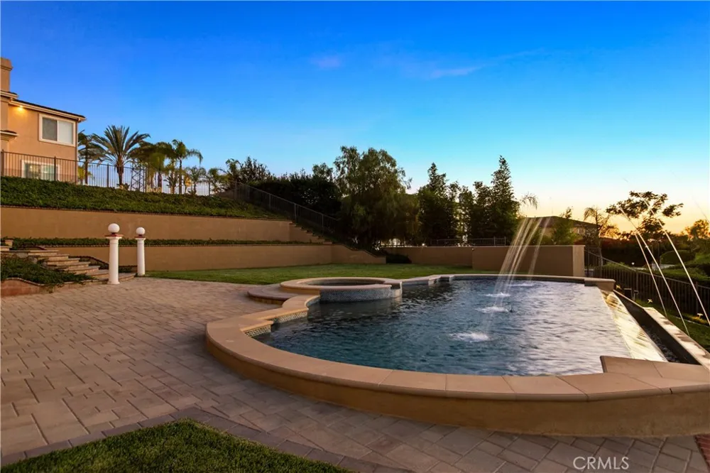 302 Via Blanca San Dimas, CA 91773