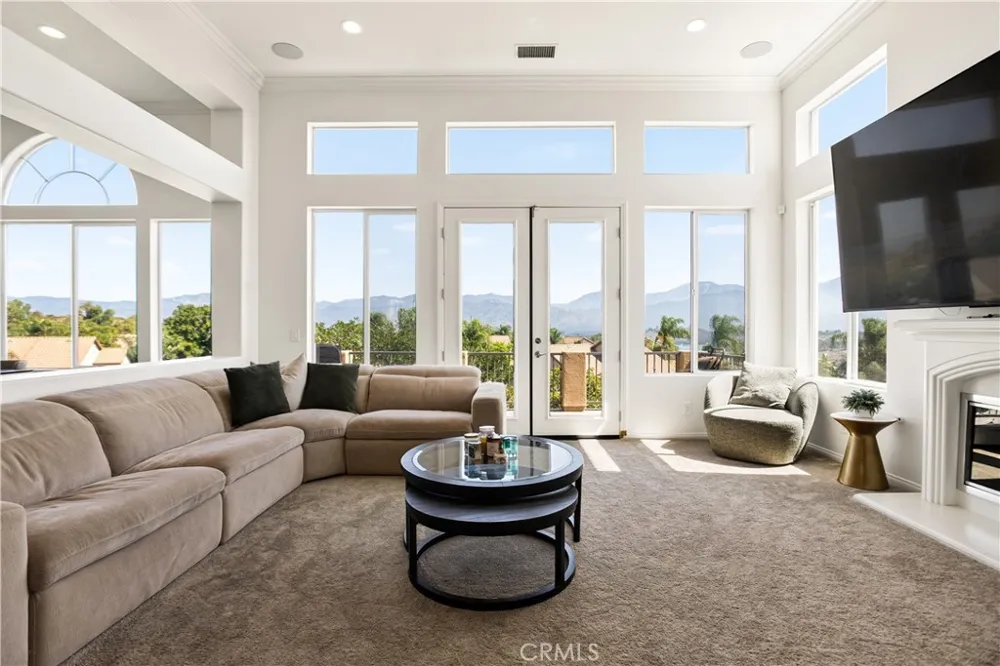 302 Via Blanca San Dimas, CA 91773