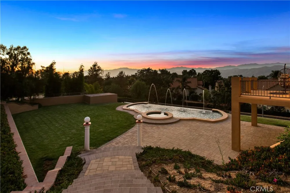 302 Via Blanca San Dimas, CA 91773