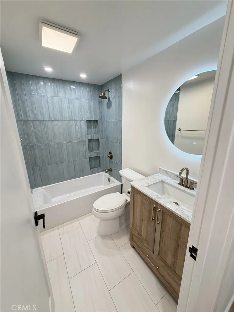 9197 El Cortez Fountain Valley, CA 92708