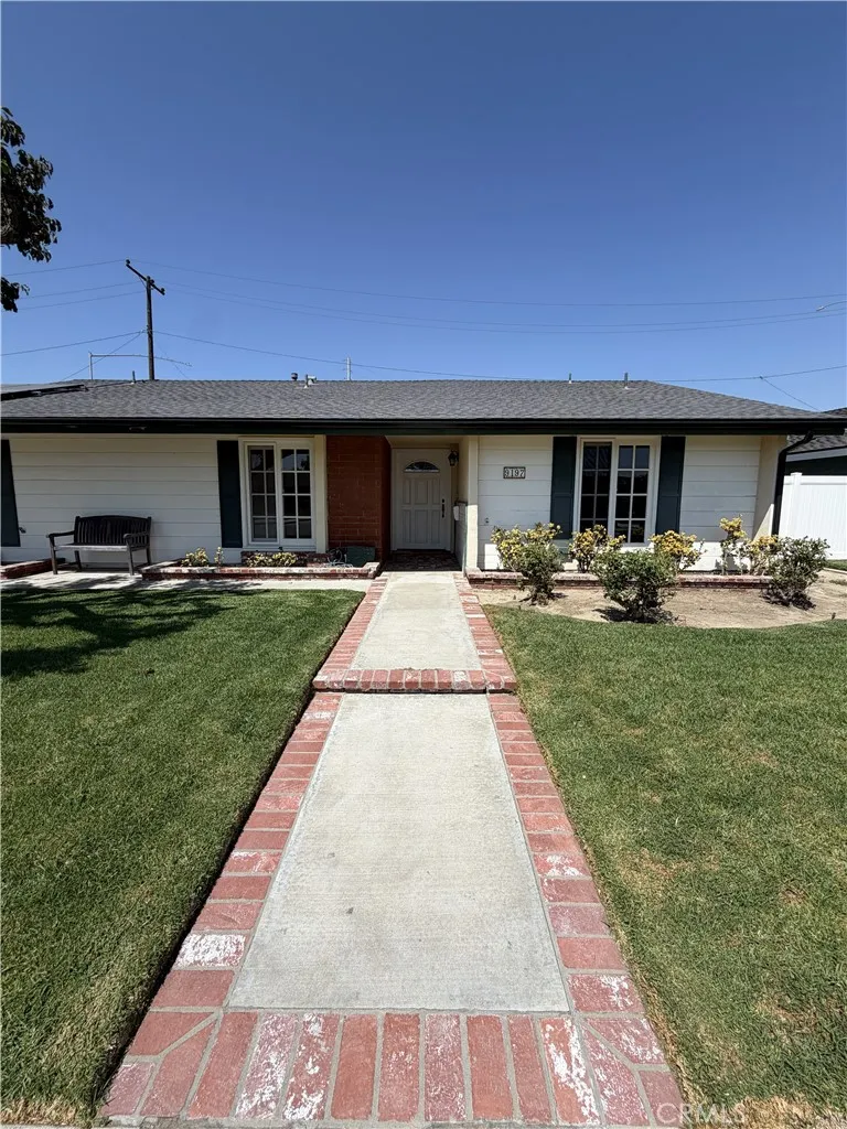 9197 El Cortez Fountain Valley, CA 92708