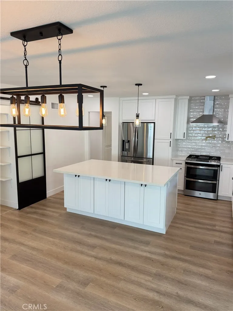 9197 El Cortez Fountain Valley, CA 92708