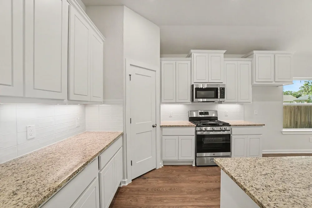 2231 Lakewood Drive West Columbia, TX 77486