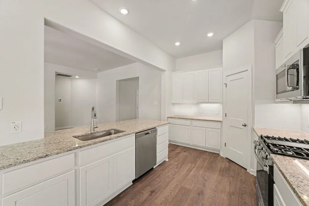 2231 Lakewood Drive West Columbia, TX 77486