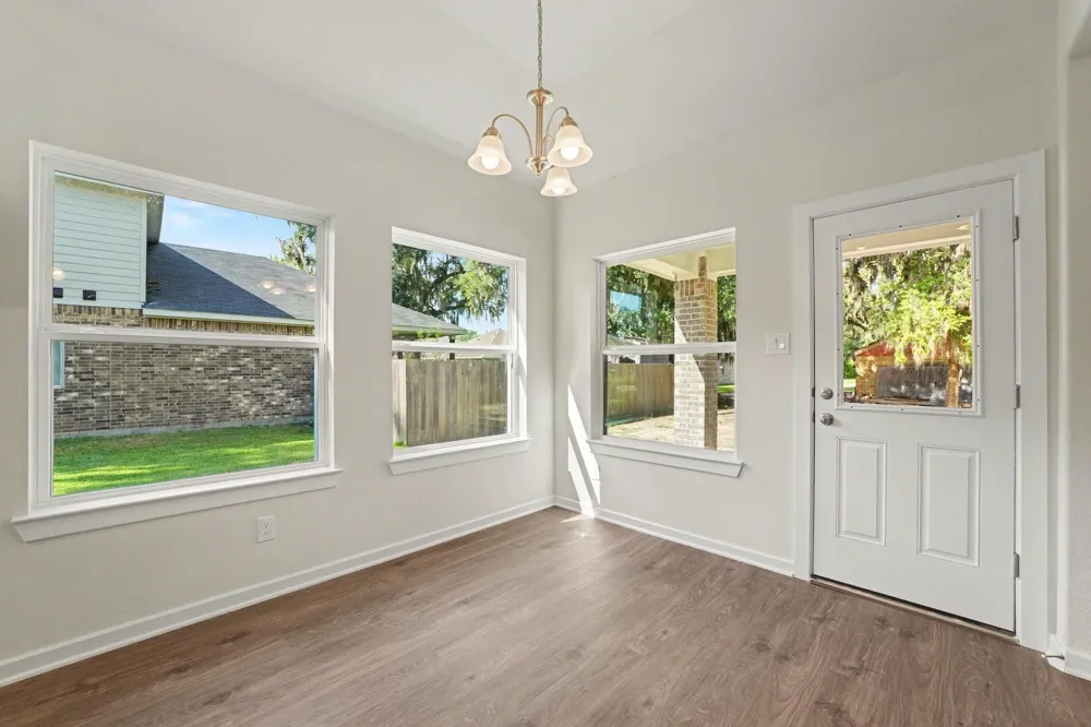 2231 Lakewood Drive West Columbia, TX 77486