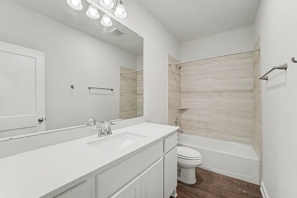 2231 Lakewood Drive West Columbia, TX 77486