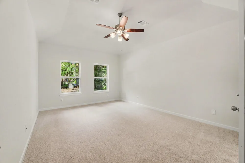 2231 Lakewood Drive West Columbia, TX 77486