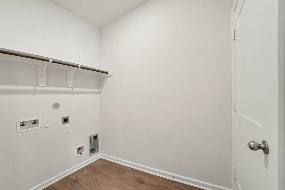 2231 Lakewood Drive West Columbia, TX 77486
