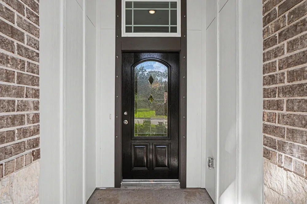 2231 Lakewood Drive West Columbia, TX 77486